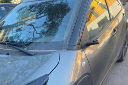 Toyota Yaris vandalizzata al quartiere Gianicolense