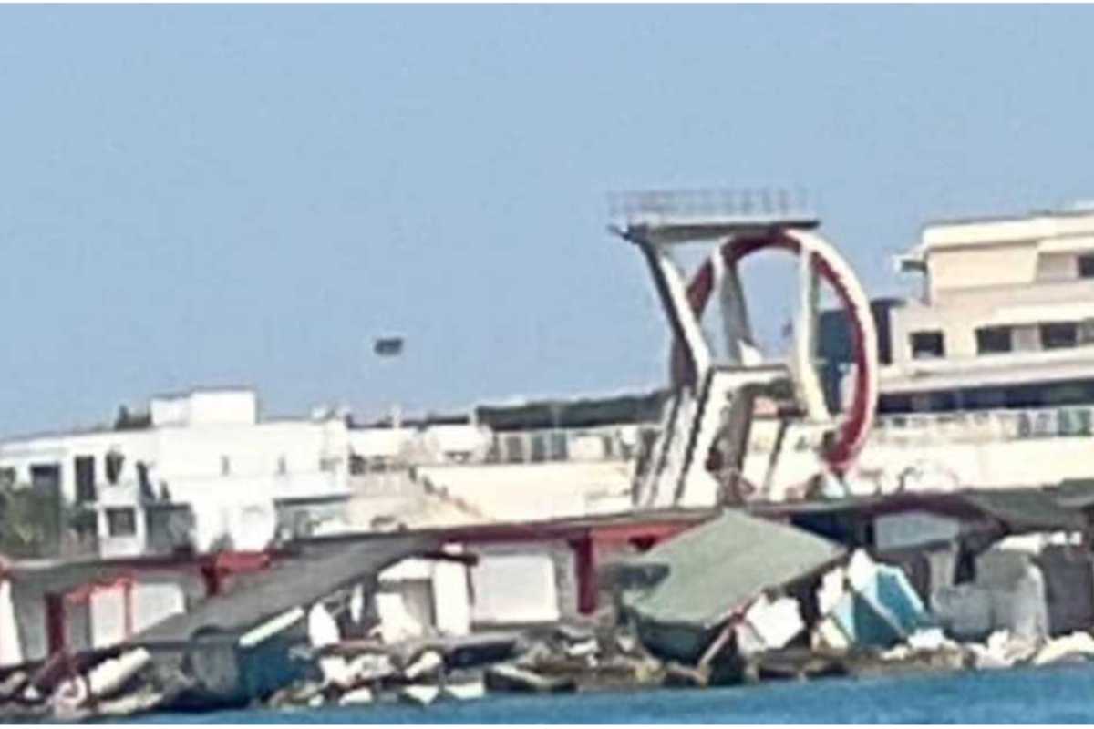 Cabine distrutte dalla mareggiata al Kursaal di Ostia