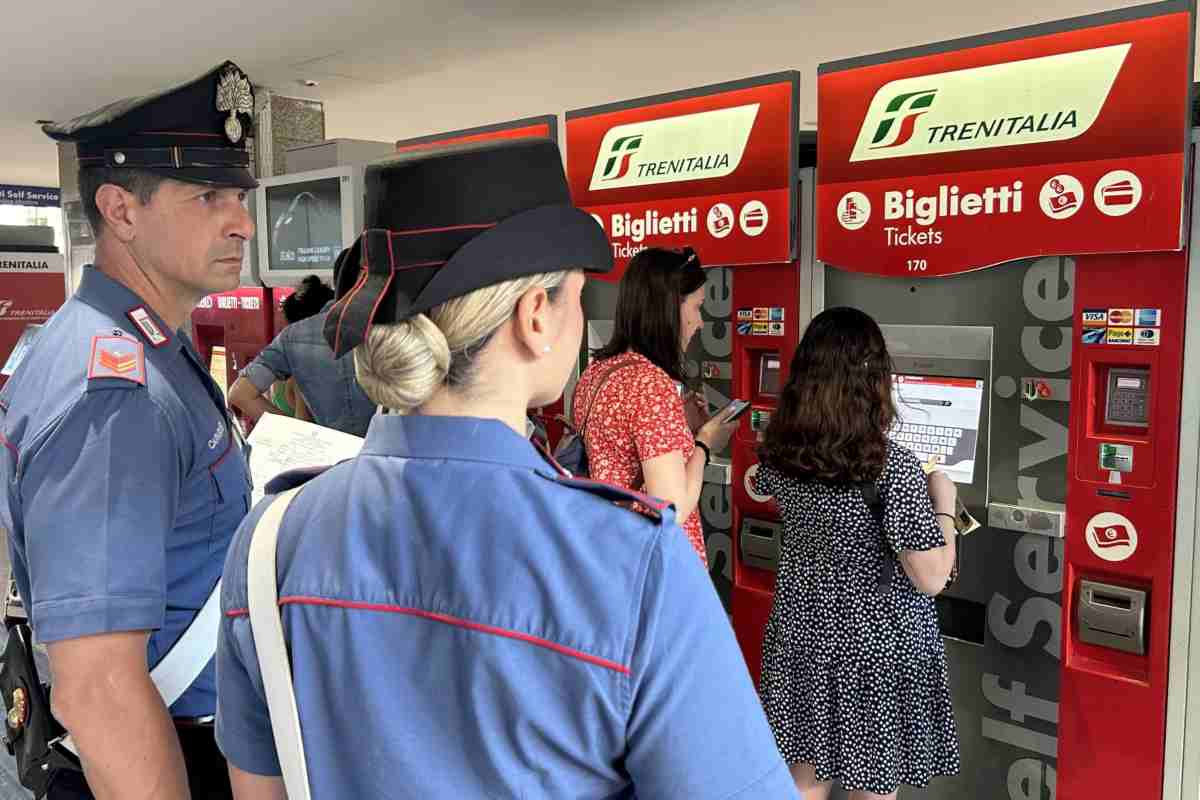 I controlli dei Carabinieri alla stazione Termini, nelle Metro e in centro