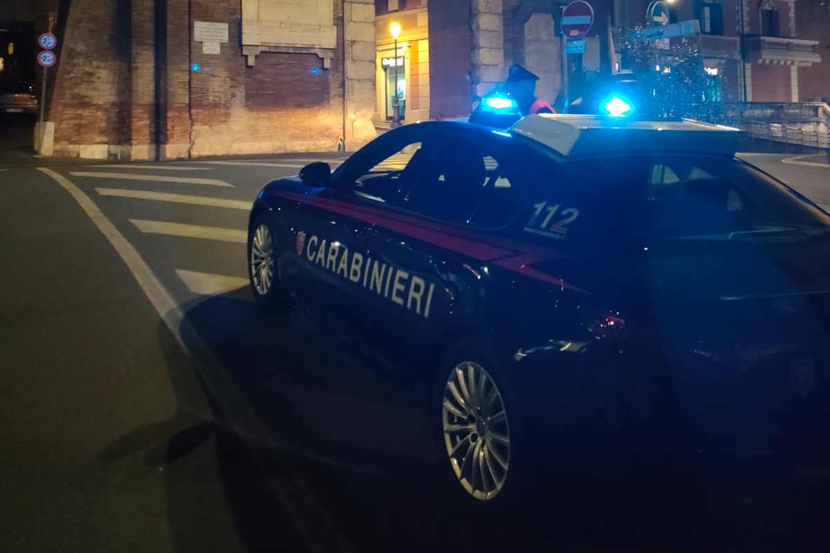 Si introducono in un condominio ‘armati’ di grimaldelli: beccati da Carabinieri fuori servizio