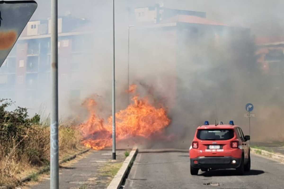 Incendio nel IV Municipio a Ponte Mammolo