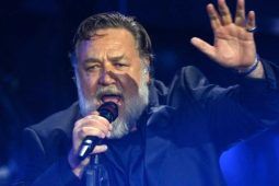 Russell Crowe in concerto a Ladispoli