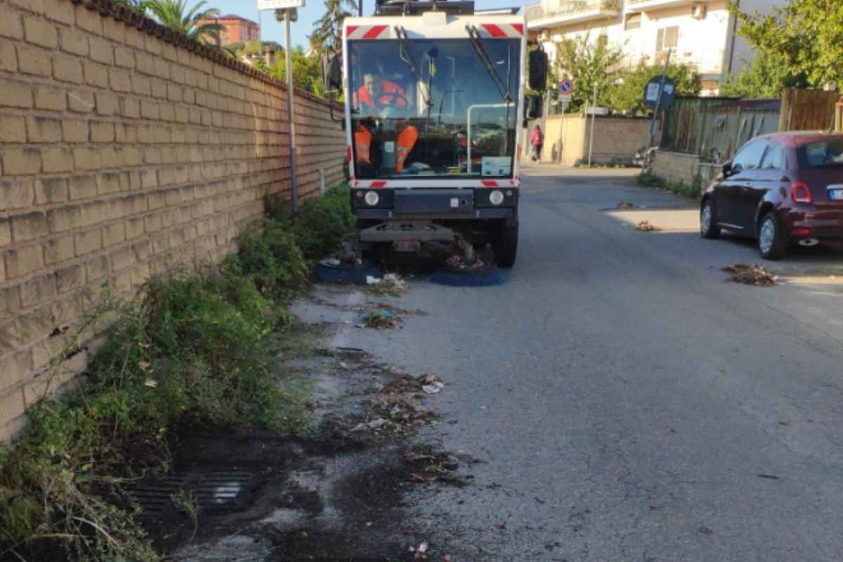 Foto di un operatore AMA al Centro Giano