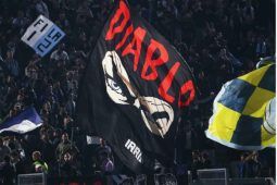 Foto della Curva Nord coi tifosi della Lazio