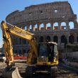 Cantiere davanti al Colosseo