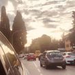 Traffico davanti alla scuola Leonardo Sciascia di Roma