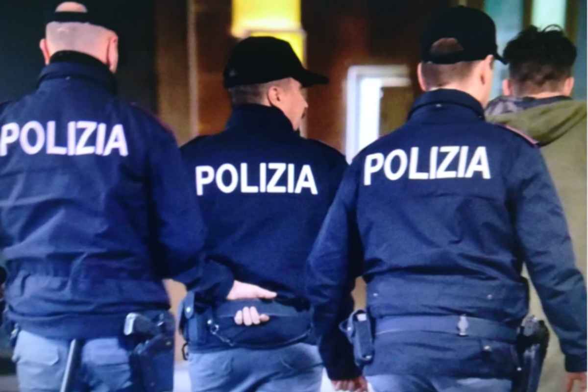 Foto di poliziotti