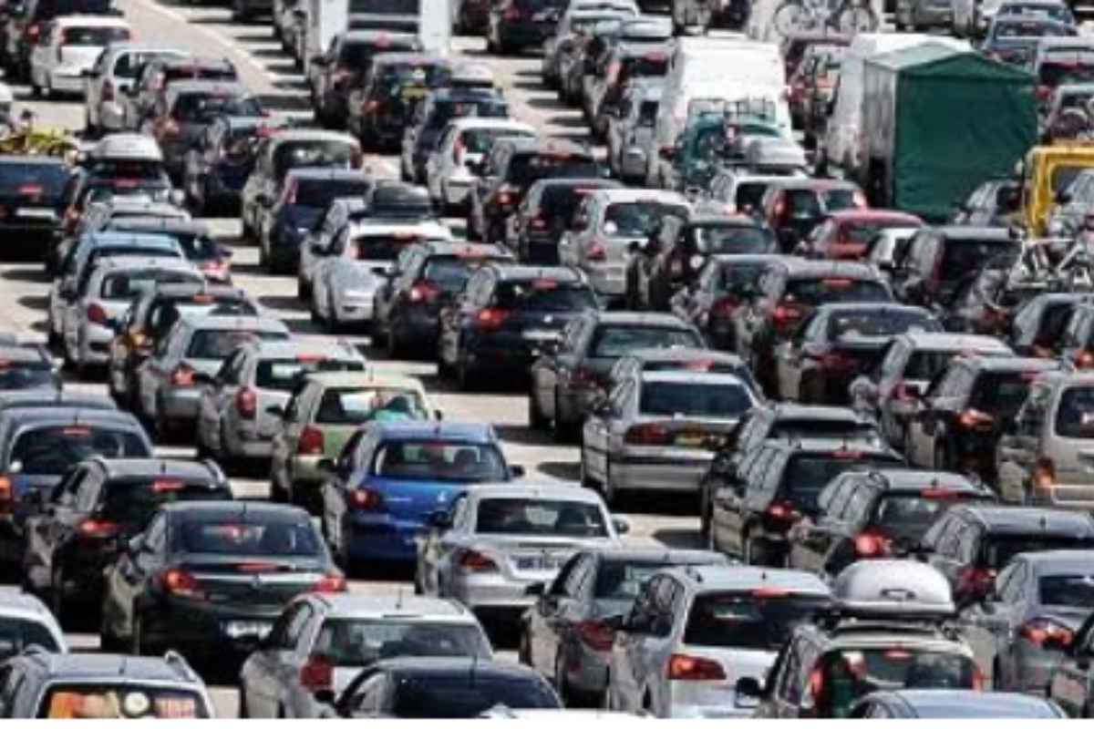 Foto delle auto ferme nel traffico